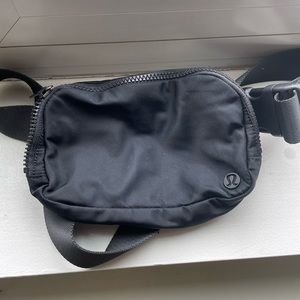 Lululemon Everywhere Belt Bag 1L